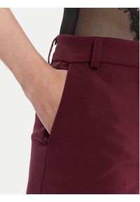 Rinascimento Chinosy CFC0126225003 Bordowy Slim Fit. Kolor: czerwony. Materiał: syntetyk