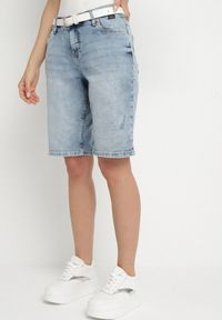 Born2be - Jasnoniebieskie Szorty Jeansowe o Prostym Kroju Tilamere. Okazja: na co dzień. Kolor: niebieski. Materiał: jeans. Styl: klasyczny, elegancki, casual