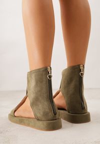 Born2be - Zielone Sandały w Stylu Botków z Ozdobną Klamrą Theaneasi. Okazja: na co dzień. Zapięcie: klamry. Kolor: zielony. Materiał: jeans. Styl: casual, elegancki, klasyczny #8