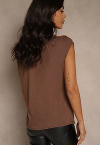 Renee - Brązowy Top z Wiskozy z Lejącym Dekoltem i Aplikacją w Kształcie Słońca Reilena. Kolor: brązowy. Materiał: wiskoza. Wzór: aplikacja #4