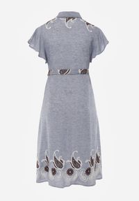 Born2be - Niebieska Rozkloszowana Sukienka Koszulowa z Wiskozy z Haftem i Wiązanym Paskiem Adellis. Okazja: na co dzień. Kolekcja: plus size. Kolor: niebieski. Materiał: wiskoza. Wzór: haft. Sezon: lato. Typ sukienki: koszulowe. Styl: casual, boho #7