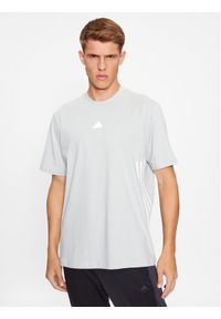 Adidas - adidas T-Shirt Future Icons 3-Stripes IN1616 Szary Loose Fit. Kolor: szary. Materiał: bawełna