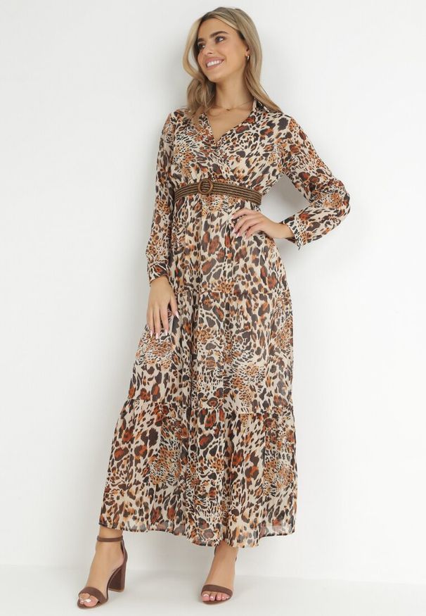 Born2be - Brązowo-Beżowa Sukienka Z Paskiem Phaenala. Kolor: brązowy. Materiał: zamsz. Wzór: nadruk, motyw zwierzęcy. Styl: klasyczny. Długość: maxi