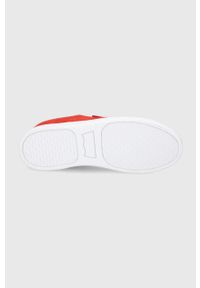 Levi's® - Levi's Buty Caples 2.0 kolor czerwony. Okazja: na spotkanie biznesowe. Nosek buta: okrągły. Zapięcie: sznurówki. Kolor: czerwony. Materiał: guma #4