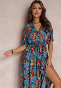 Renee - Niebiesko-Zielona Sukienka z Wiskozy Lylian. Kolor: niebieski. Materiał: wiskoza. Wzór: aplikacja, kwiaty. Sezon: lato. Typ sukienki: kopertowe. Styl: retro, elegancki. Długość: maxi #5