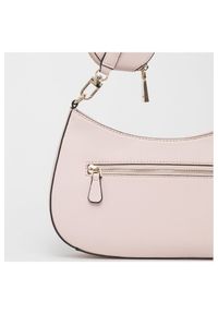 Guess - GUESS Różowa torebka na ramię z portfelikiem. Kolor: różowy. Rodzaj torebki: na ramię #5