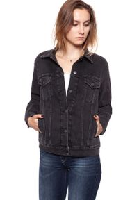 Wrangler - DAMSKA KURTKA JEANSOWA WRANGLER TRUCKER JACKET BACK TO BLACK W4070999S. Materiał: jeans. Wzór: aplikacja. Styl: klasyczny #9