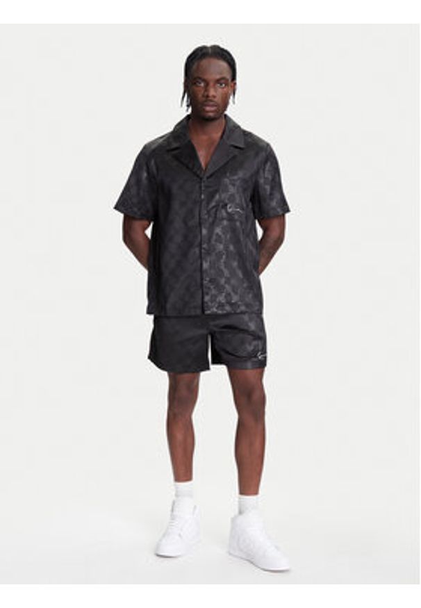 Karl Kani Szorty sportowe Signature All Over Print Resort PD00005302 Czarny Regular Fit. Kolor: czarny. Materiał: syntetyk. Wzór: nadruk. Styl: sportowy