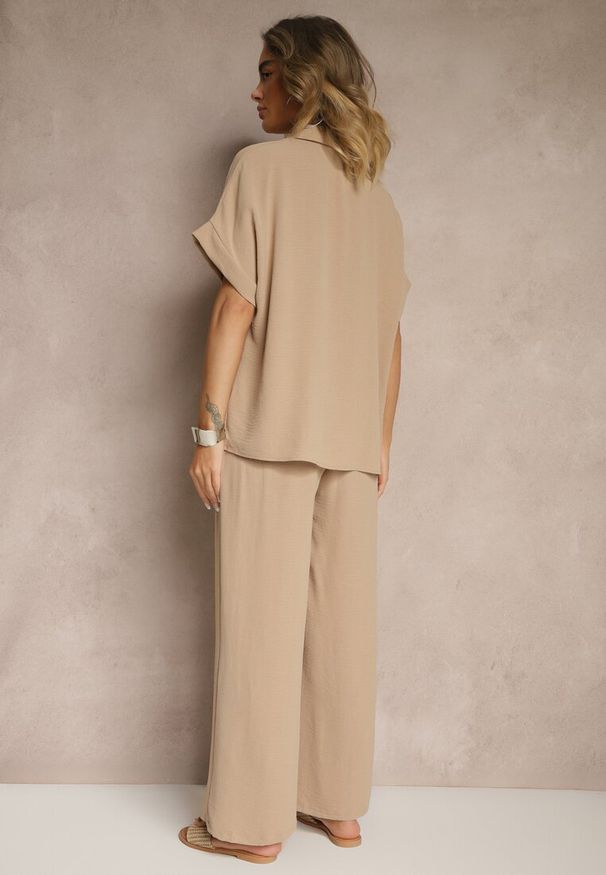 Renee - Beżowy Komplet z Koszulą z Krótkim Rękawem i Spodniami o Szerokim Kroju Malerienna. Kolor: beżowy