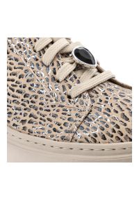 Beżowe Sneakersy Maciejka Modne Obuwie Damskie. Okazja: na co dzień. Zapięcie: sznurówki. Kolor: beżowy. Materiał: skóra. Szerokość cholewki: normalna. Wzór: motyw zwierzęcy. Styl: casual, elegancki, sportowy, klasyczny #5