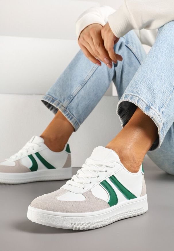 Born2be - Biało-Zielone Sneakersy w Stylu Kultowych Tenisówek Setionis. Okazja: na co dzień. Nosek buta: okrągły. Kolor: biały. Materiał: jeans. Wzór: gładki. Obcas: na płaskiej podeszwie