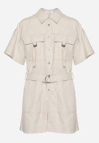 Born2be - Jasnobeżowy Kombinezon z Lnem i Wiskozą z Koszulową Górą i Materiałowym Paskiem z Klamrą Lolefia. Okazja: na co dzień. Kolor: beżowy. Materiał: wiskoza, materiał, len. Długość rękawa: krótki rękaw. Długość: krótkie. Styl: elegancki, casual, wizytowy #6