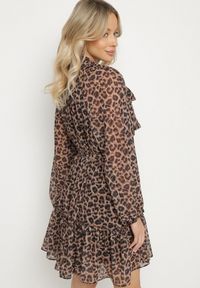Born2be - Panterkowa Sukienka Rozkloszowana z Falbanami i Transparentnymi Rękawami Talivara. Okazja: na co dzień. Typ kołnierza: kokarda. Materiał: jeans, poliester. Styl: klasyczny, casual #7