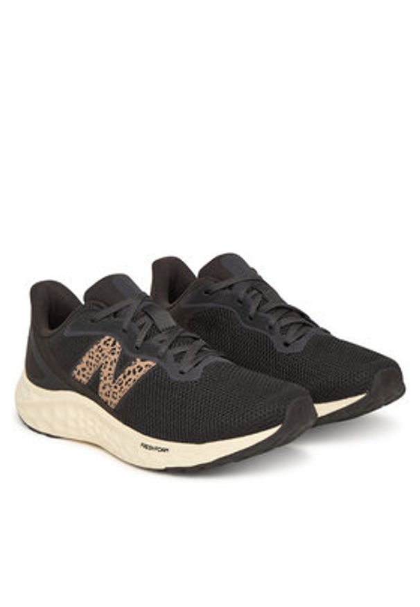 New Balance Buty do biegania Arishi WARISIK4 Czarny. Kolor: czarny. Materiał: materiał