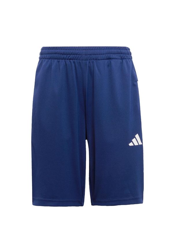 Adidas - Szorty dla dzieci z 3 paskami Train Essentials. Okazja: na uczelnię. Kolor: biały, niebieski, wielokolorowy. Technologia: ClimaCool (Adidas). Styl: sportowy. Sport: joga i pilates