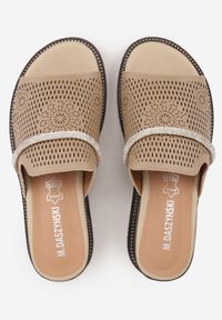 Born2be - Beżowe Skórzane Klapki na Koturnie z Ażurową Cholewką i Cyrkoniami Nessorin. Okazja: na co dzień. Kolor: beżowy. Materiał: skóra. Wzór: ażurowy. Sezon: lato. Obcas: na koturnie. Styl: casual #4