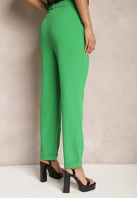 Renee - Zielone Klasyczne Spodnie High Waist Zapinane na Zamek Błyskawiczny Xalona. Stan: podwyższony. Kolor: zielony. Styl: klasyczny
