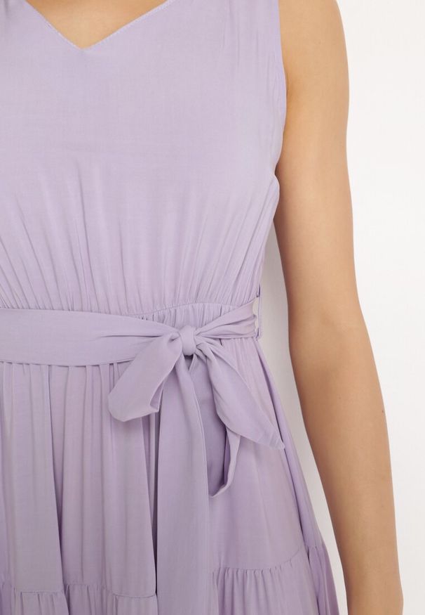 Born2be - Fioletowa Wiskozowa Sukienka Midi z Gumką w Pasie i Materiałowym Paskiem Bicuh. Kolor: fioletowy. Materiał: wiskoza, materiał. Długość: midi