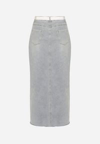 Born2be - Jasnoniebieska Ołówkowa Spódnica Jeansowa z Rozcięciem z Przodu Limirea. Okazja: na co dzień. Kolor: niebieski. Materiał: jeans. Styl: casual #3