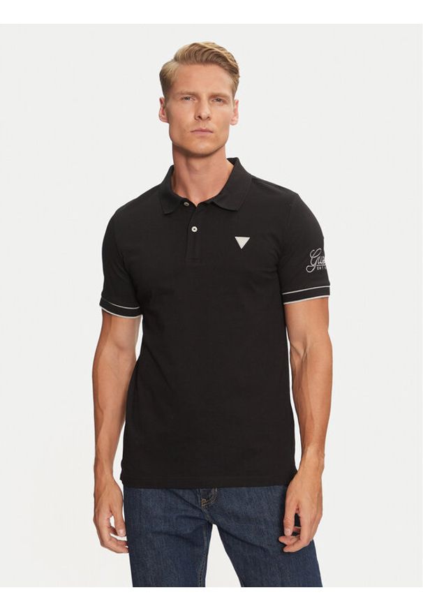 Guess Polo M4BP60 K7O64 Czarny Slim Fit. Typ kołnierza: polo. Kolor: czarny. Materiał: bawełna