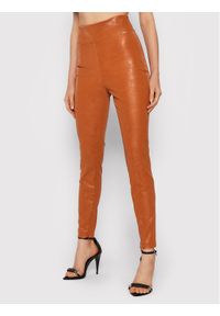 Guess Spodnie z imitacji skóry Priscilla W1BB08 WE5V0 Pomarańczowy Extra Slim Fit. Kolor: pomarańczowy. Materiał: syntetyk, skóra #1