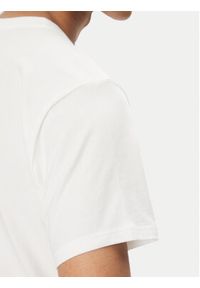 Helly Hansen T-Shirt Logo 54596 Biały Regular Fit. Kolor: biały. Materiał: bawełna