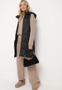 Born2be - Czarna Pikowana Kamizelka z Odpinanym Kapturem i Ściągaczami Lorianvia. Okazja: na spacer, na co dzień. Kolor: czarny. Materiał: jeans. Styl: casual, elegancki, sportowy #6