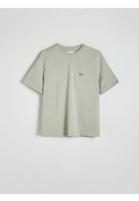 Reserved - T-shirt regular fit z nadrukiem - jasnozielony. Kolor: zielony. Materiał: dzianina, bawełna. Wzór: nadruk