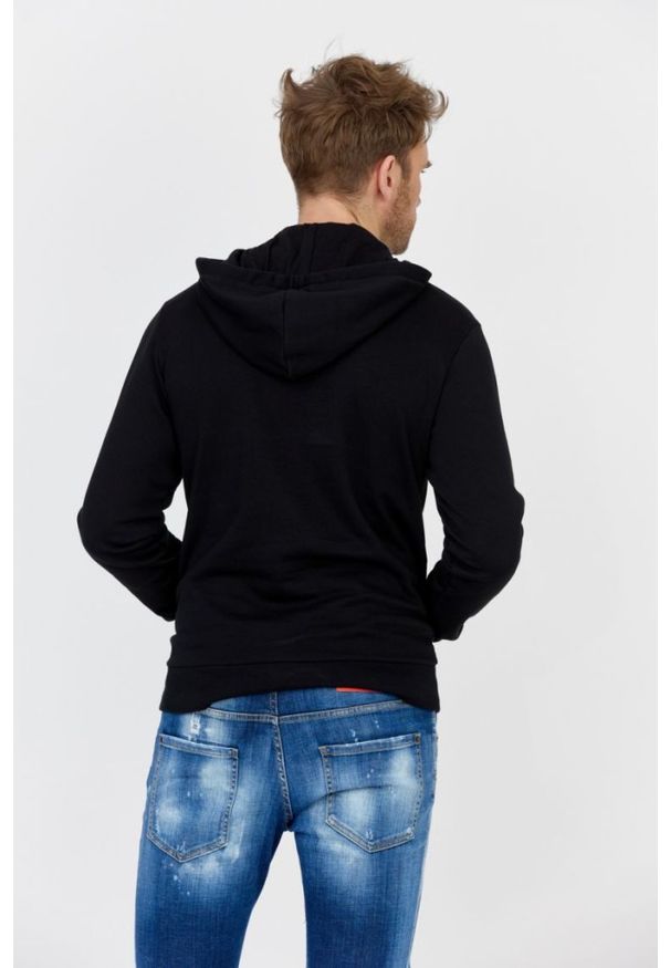 Emporio Armani - EMPORIO ARMANI Czarna bluza męska z kapturem i szarym logo, Rozmiar XL. Typ kołnierza: kaptur. Kolor: czarny. Materiał: prążkowany