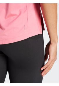 Adidas - adidas Koszulka techniczna Versatile IL1364 Różowy Regular Fit. Kolor: różowy. Materiał: syntetyk #5