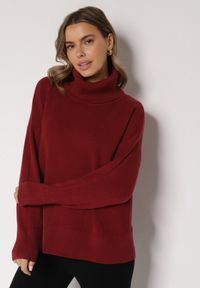 Born2be - Bordowy Golf w Klasycznym Stylu Linagela. Typ kołnierza: golf. Kolor: czerwony. Materiał: jeans. Styl: klasyczny #5