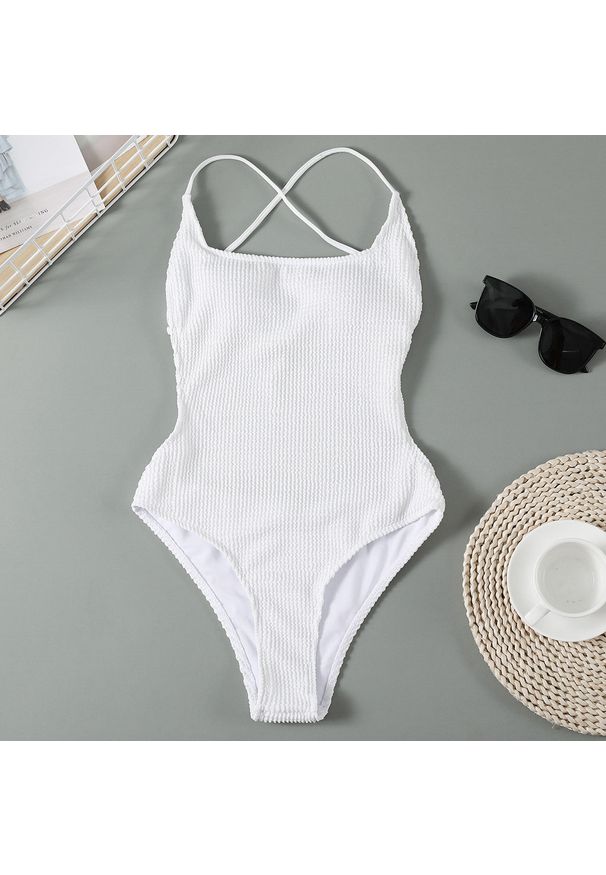 Intica - Strój jednoczęściowy prążkowany na plażę Hsiu. Kolor: biały. Materiał: prążkowany