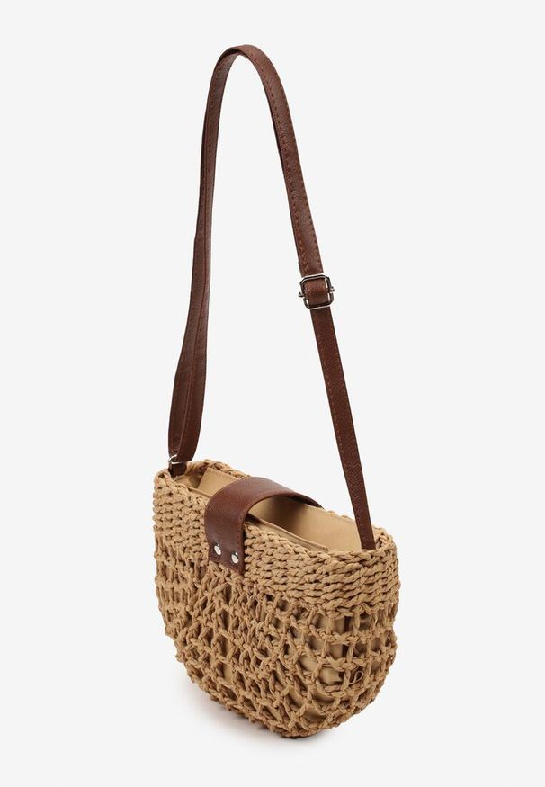 Born2be - Ciemnobeżowa Torebka z Szerokiej Plecionki na Ramię Zapinana na Zatrzask i Suwak Sadhara. Kolor: beżowy. Styl: casual, elegancki. Rodzaj torebki: na ramię