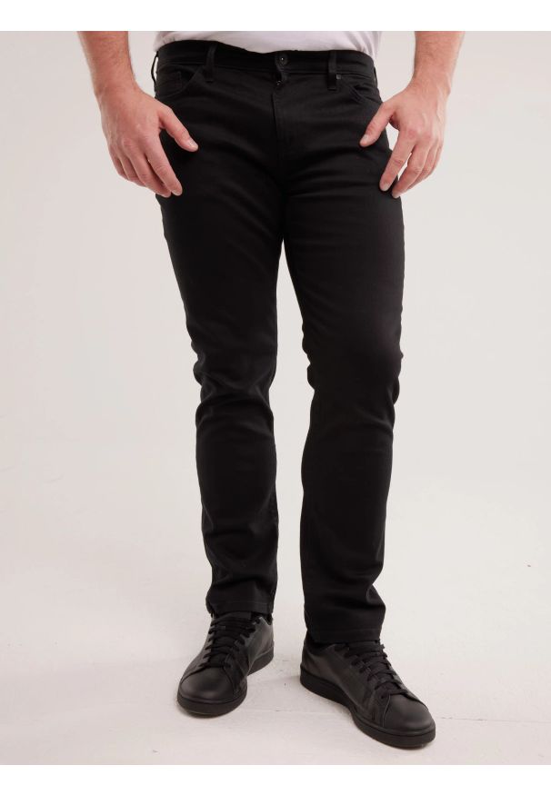 Big-Star - Jeansy męskie dopasowane czarne Terry 915. Okazja: na co dzień. Stan: obniżony. Kolor: czarny. Wzór: jednolity. Styl: casual