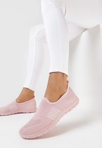 Born2be - Różowe Tenisówki Adrea. Nosek buta: okrągły. Kolor: różowy. Materiał: jeans, materiał. Szerokość cholewki: normalna #1