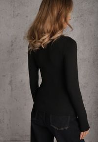 Renee - Czarna Bluzka z Elastycznego Materiału o Kwadratowym Dekolcie z Wiskozą Nemosa. Typ kołnierza: dekolt kwadratowy. Kolor: czarny. Materiał: wiskoza, materiał. Długość rękawa: długi rękaw. Długość: długie #3