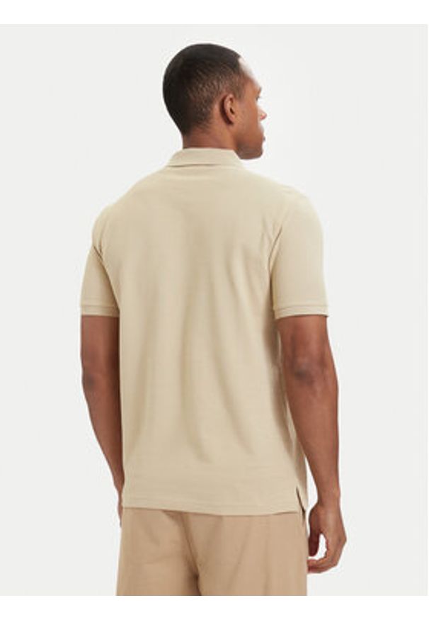 GANT - Gant Polo Shield 2210 Beżowy Regular Fit. Typ kołnierza: polo. Kolor: beżowy. Materiał: bawełna