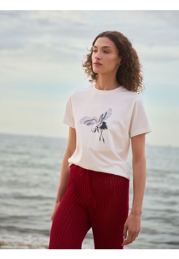Reserved - T-shirt z nadrukiem - złamana biel. Materiał: bawełna, dzianina. Wzór: nadruk