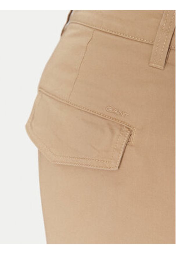 GANT - Gant Szorty materiałowe 205069 Beżowy Relaxed Fit. Kolor: beżowy. Materiał: bawełna
