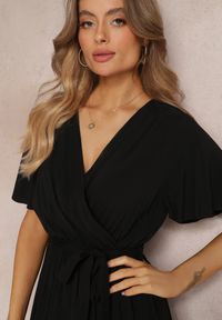 Renee - Czarna Rozkloszowana Sukienka z Wiązanym Paskiem Adotine. Kolor: czarny. Materiał: materiał. Sezon: lato, wiosna #4