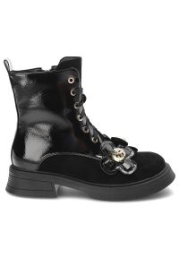 Czarne Botki S.Barski Modne Buty Damskie. Okazja: na co dzień, na spotkanie biznesowe. Zapięcie: sznurówki. Kolor: czarny. Materiał: skóra ekologiczna, lakier. Wzór: kwiaty. Obcas: na obcasie. Styl: casual, rockowy, biznesowy. Wysokość obcasa: średni #6