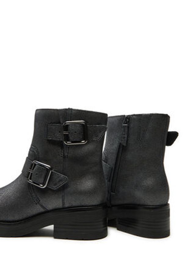 Clarks Botki Rebelle Buckle 26178889 Srebrny. Kolor: srebrny. Materiał: skóra