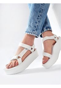 Teva Sandały W Flatform Universal 1008844 Biały. Kolor: biały. Materiał: materiał #6