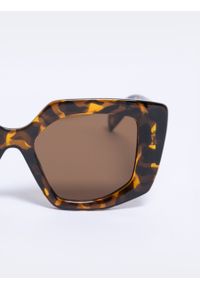 Big-Star - Okulary przeciwsłoneczne damskie brązowe Aroni 803. Kolor: brązowy. Wzór: aplikacja #6
