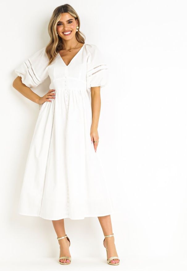 Born2be - Biała Sukienka Maxi z Bawełny i Lnu z Ażurowymi Wstawkami i Gumką w Pasie Arada. Okazja: na co dzień. Kolor: biały. Materiał: len, bawełna. Wzór: ażurowy. Typ sukienki: proste. Styl: casual, wizytowy. Długość: maxi