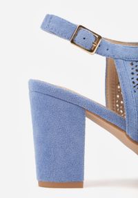 Born2be - Niebieskie Ażurowe Sandały Vices na Obcasie ze Skórzaną Wkładką Nevidas. Okazja: na co dzień. Zapięcie: sprzączka. Kolor: niebieski. Materiał: skóra. Wzór: ażurowy. Obcas: na obcasie. Styl: casual, elegancki. Wysokość obcasa: średni #4