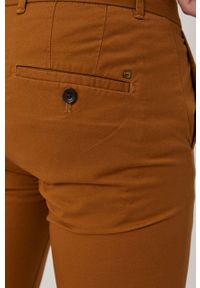 Scotch & Soda Spodnie męskie kolor brązowy dopasowane. Kolor: brązowy. Materiał: tkanina, bawełna. Wzór: gładki #4