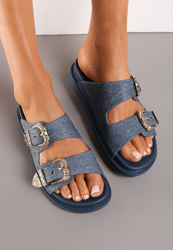 Born2be - Granatowe Płaskie Klapki z Regulowanymi Ozdobnymi Sprzączkami Lamicia. Kolor: niebieski. Materiał: jeans, len. Wzór: aplikacja. Styl: klasyczny