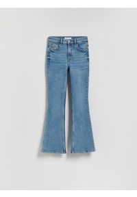 Reserved - Jeansy flare z krótszą nogawką - niebieski. Kolor: niebieski. Długość: krótkie #1