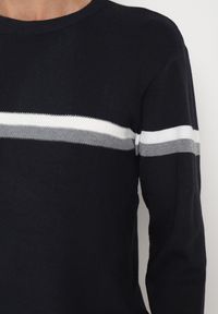Born2be - Granatowy Sweter z Wełną i Paskami Sailissa. Kolor: niebieski. Materiał: wełna. Wzór: paski. Styl: elegancki #4